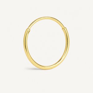 Arracada Lisa 12 mm Oro 10K — vista diagonal