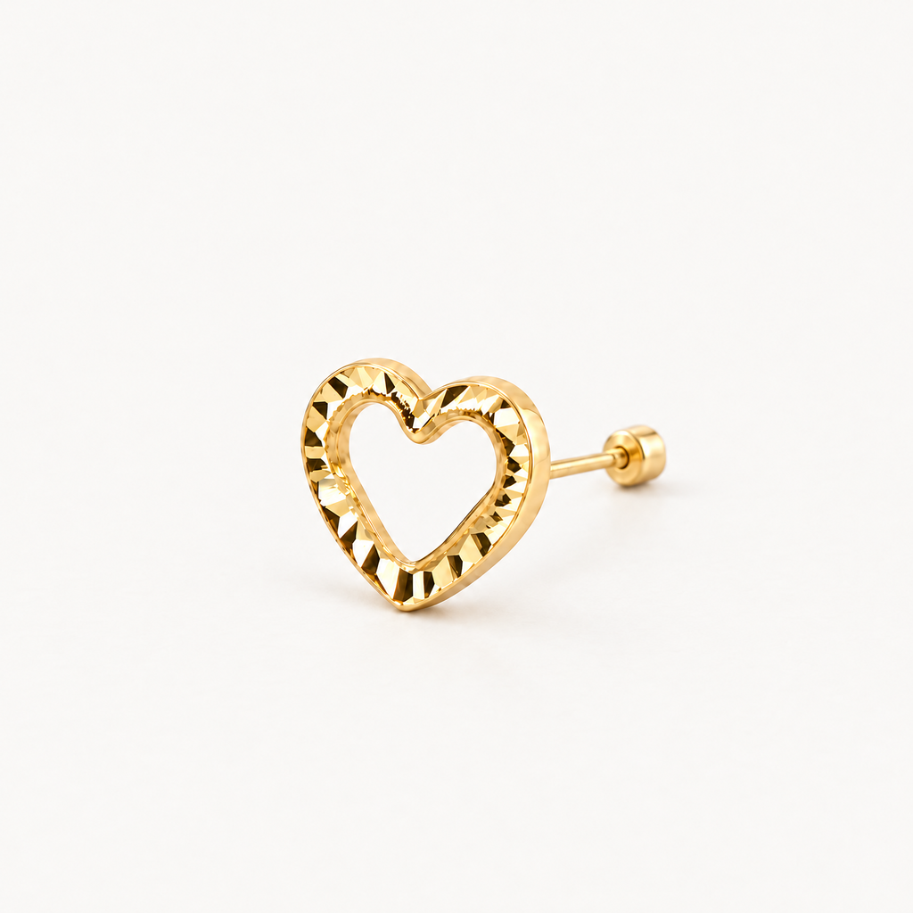 Broquel Corazón Contorno Diamantado Oro 10K. Vista principal.
