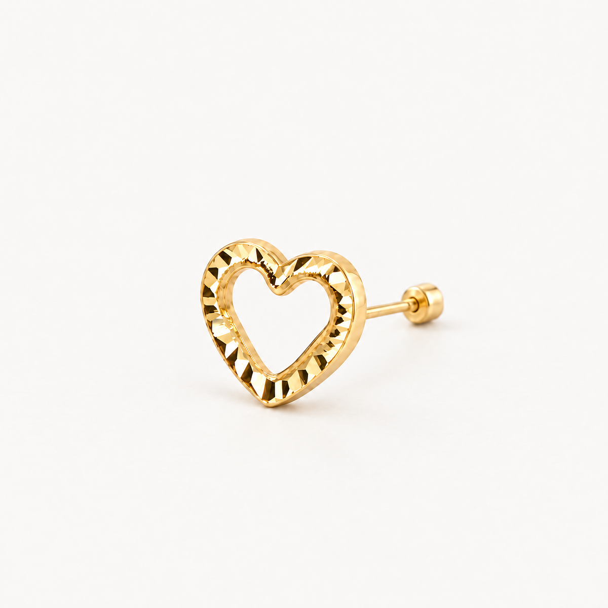 Broquel Corazón Contorno Diamantado Oro 10K. Vista principal.