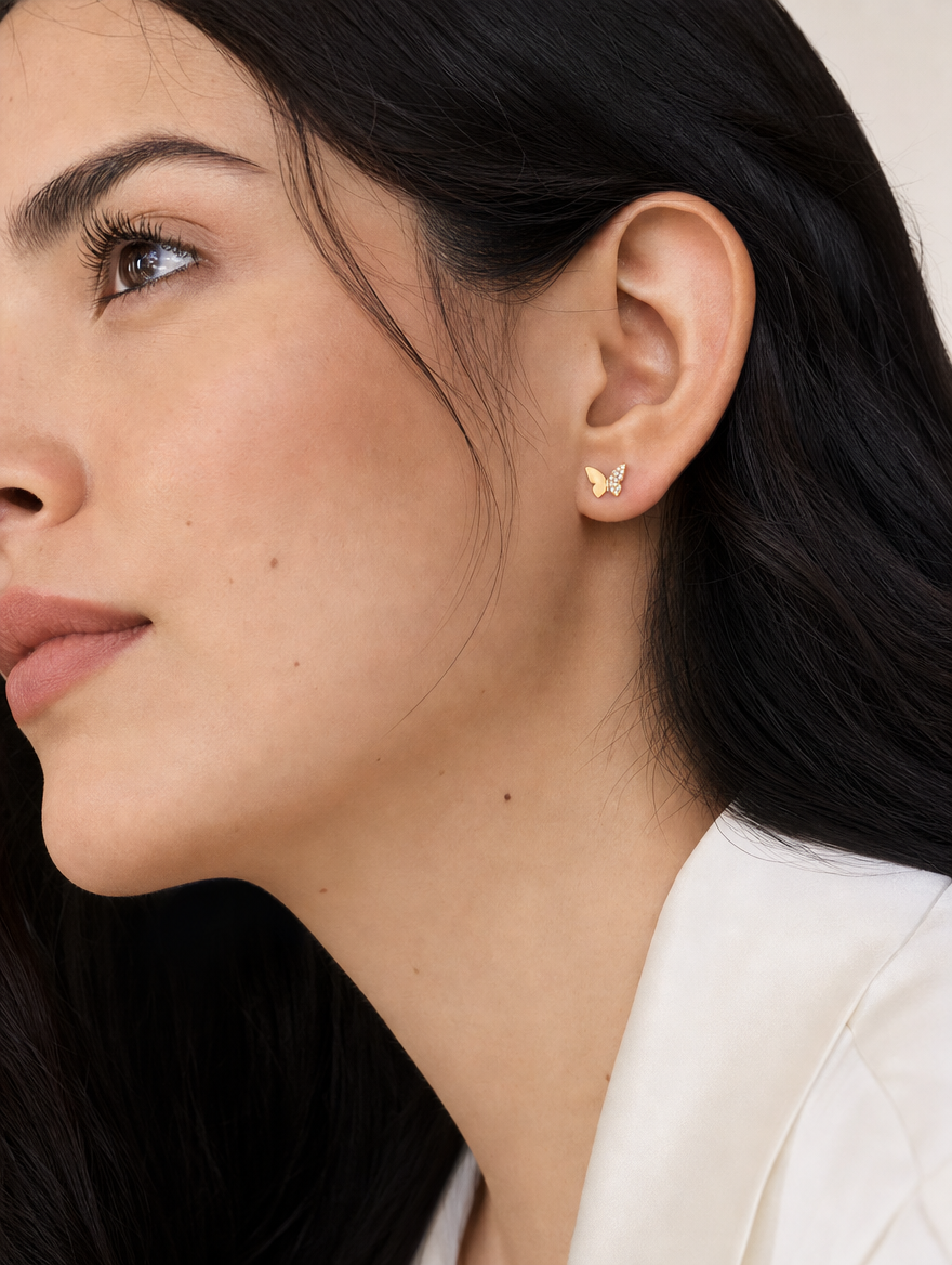 Broquel Mariposa Mitad Zirconias Oro 10K — puesto, modelo, perfil