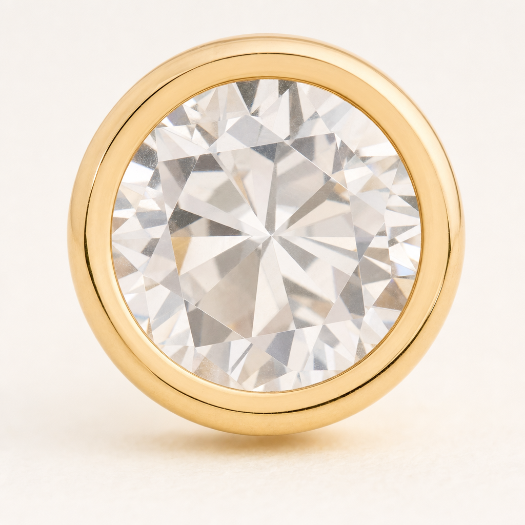 Broquel Bisel Zirconia Blanca 5 mm Oro 10K — macro frontal
