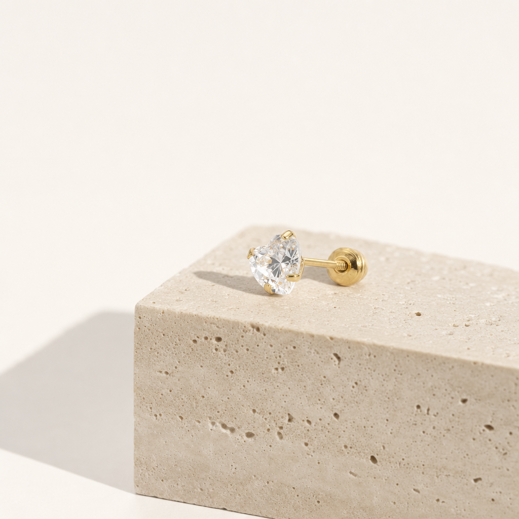 Broquel Corazón Zirconia 4 mm Oro 10K — bodegón editorial