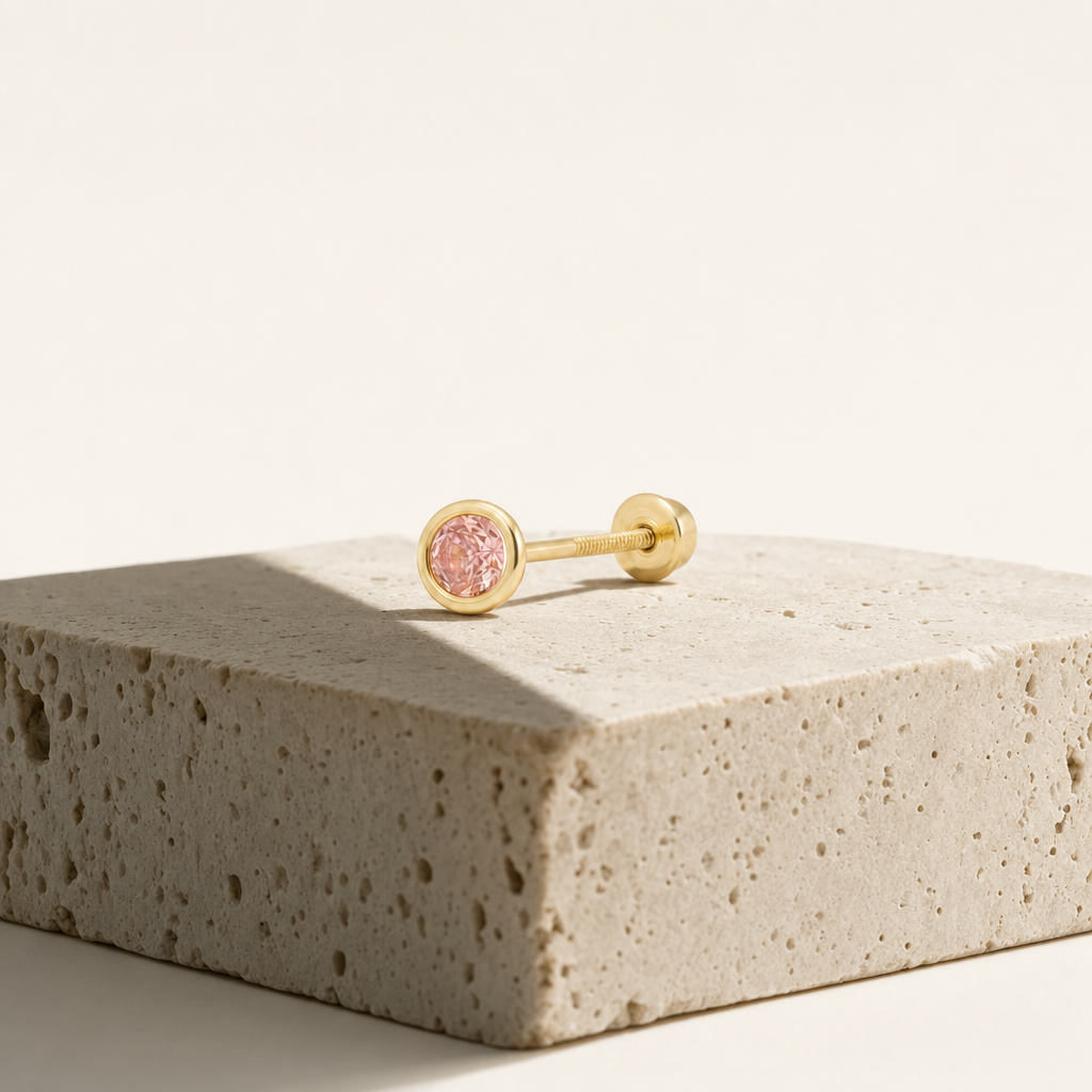 Broquel Bisel Zirconia Rosa 3 mm Oro 10K — bodegón editorial