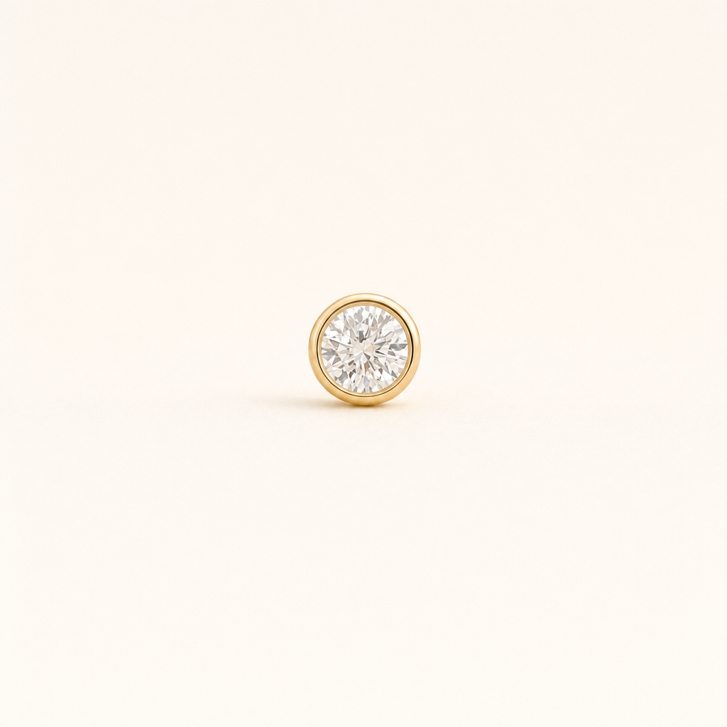 Broquel Bisel Zirconia Blanca 5 mm Oro 10K — vista frontal