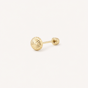 Broquel Hongo 4.6 mm Oro 10K — vista diagonal