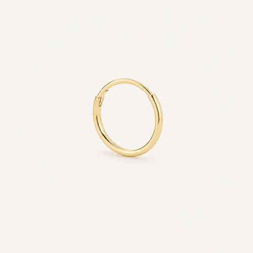 Arracada Lisa 6.6 mm Oro 10K — vista diagonal