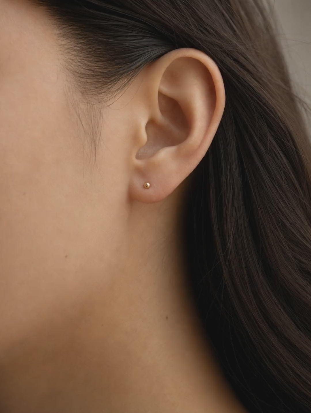 Broquel Dormilona 6 mm Oro 10K - video lifestyle