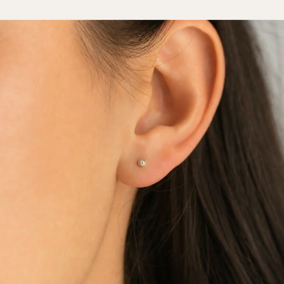 Broquel Bisel Zirconia Blanca 2.5 mm Oro 10K — ficha tecnica animada